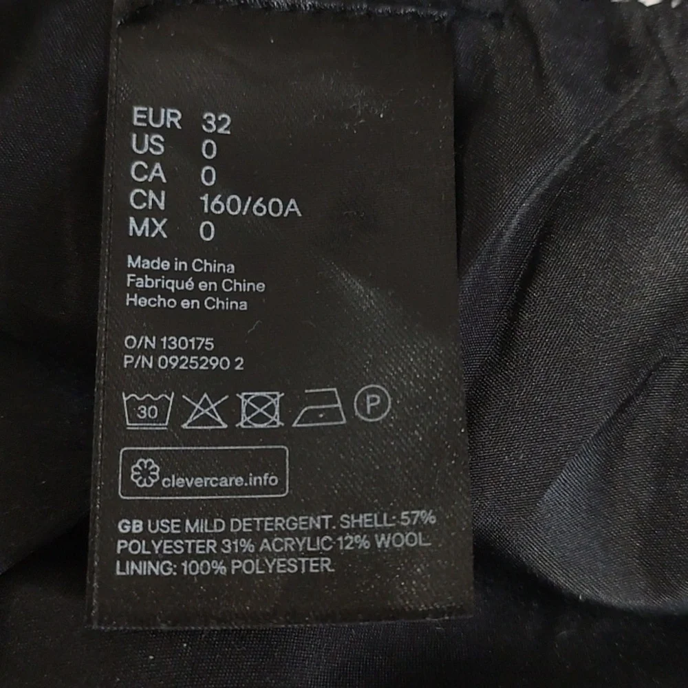 H&M Monochrome Textured Mini Skirt
